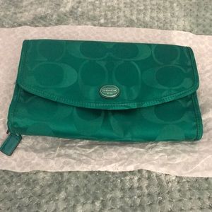 Coach NEW Cosmetic Travel bag